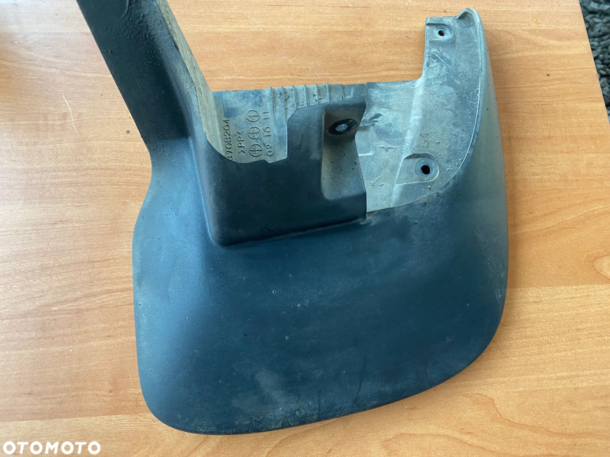 CHLAPACZ OSŁONA BŁOTNIKA PRZEDNI PRAWY MITSUBISHI L200 5370B204 - 2