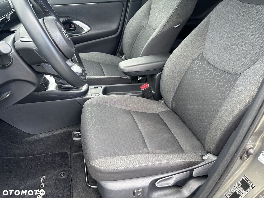 Toyota Yaris Cross - 12