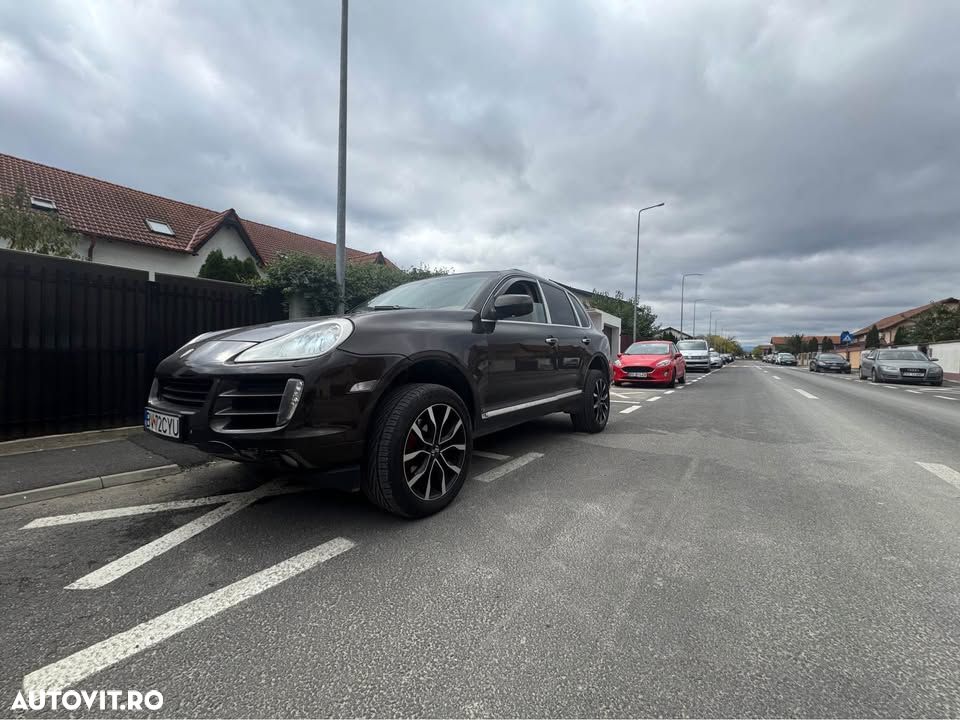 Porsche Cayenne 3.0 L V6 - 9