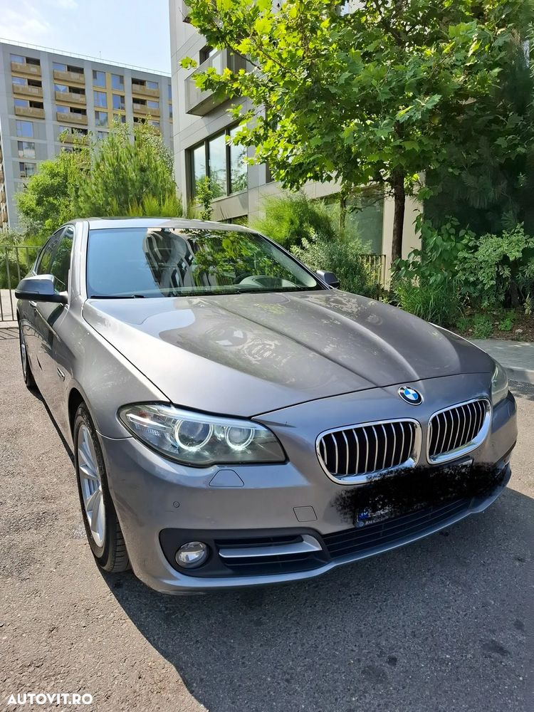BMW Seria 5 525d xDrive Aut. Luxury Line - 2