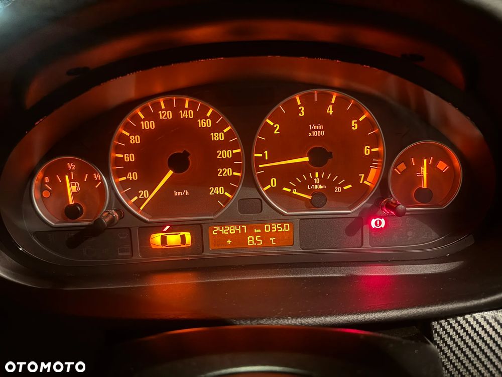 BMW Seria 3 330i - 40