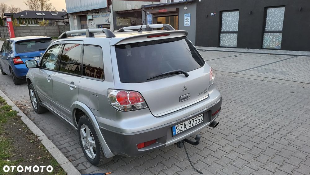 Mitsubishi Outlander 2.4 4WD Automatik Intense - 10