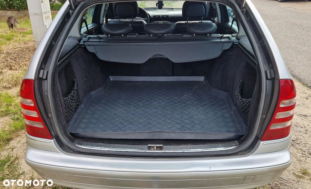 Mercedes-Benz C-Class 2005 photo 5