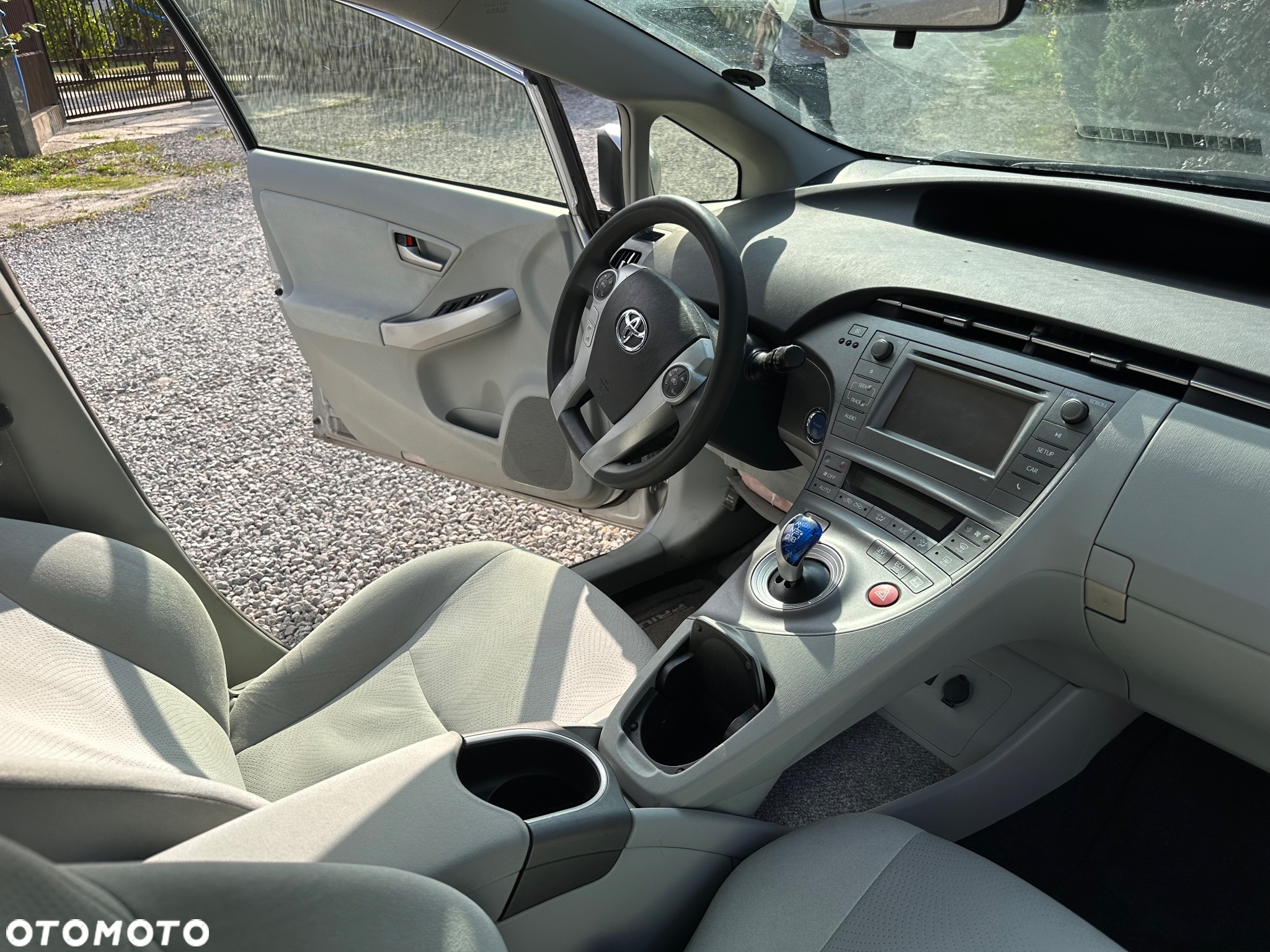Toyota Prius (Hybrid) - 2