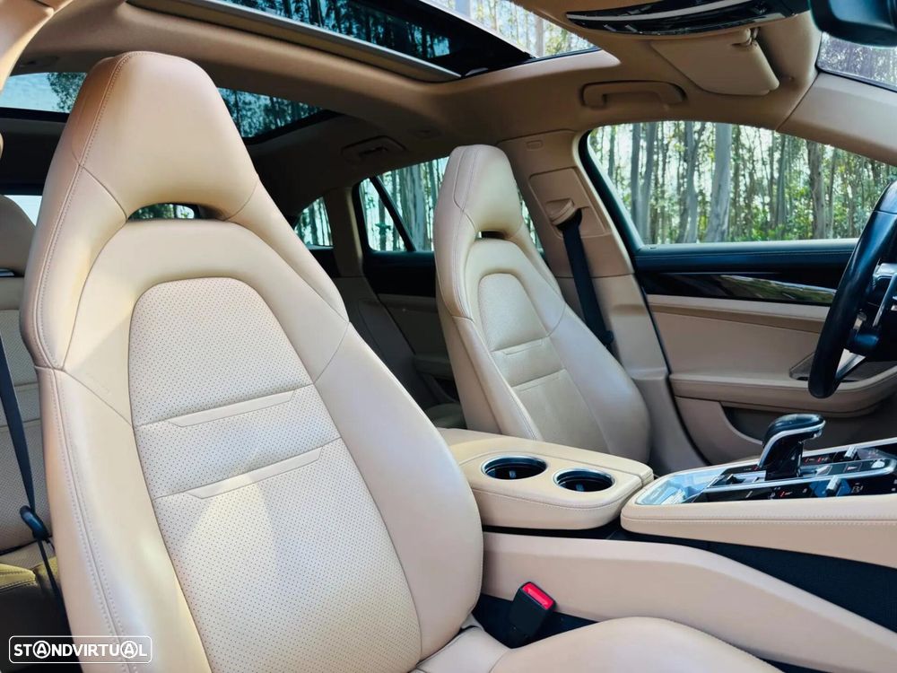 Porsche Panamera Sport Turismo 4 E-Hybrid - 57