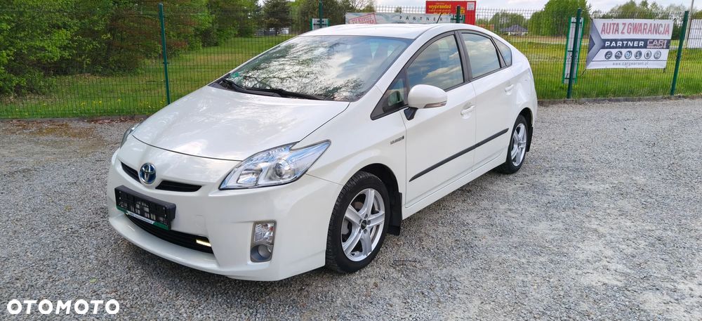 Toyota Prius (Hybrid) Executive - 9