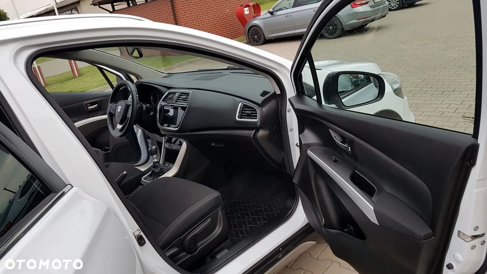 Suzuki S-Cross - 16