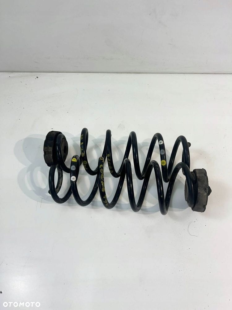 KOMPLET SPRĘŻYN TYŁ Audi A5 8T 8F - 11