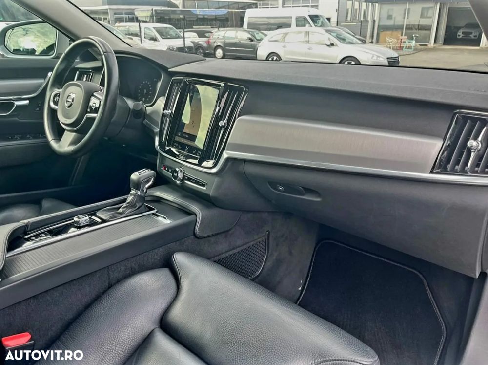 Volvo S90 D3 Geartronic Momentum Pro - 28