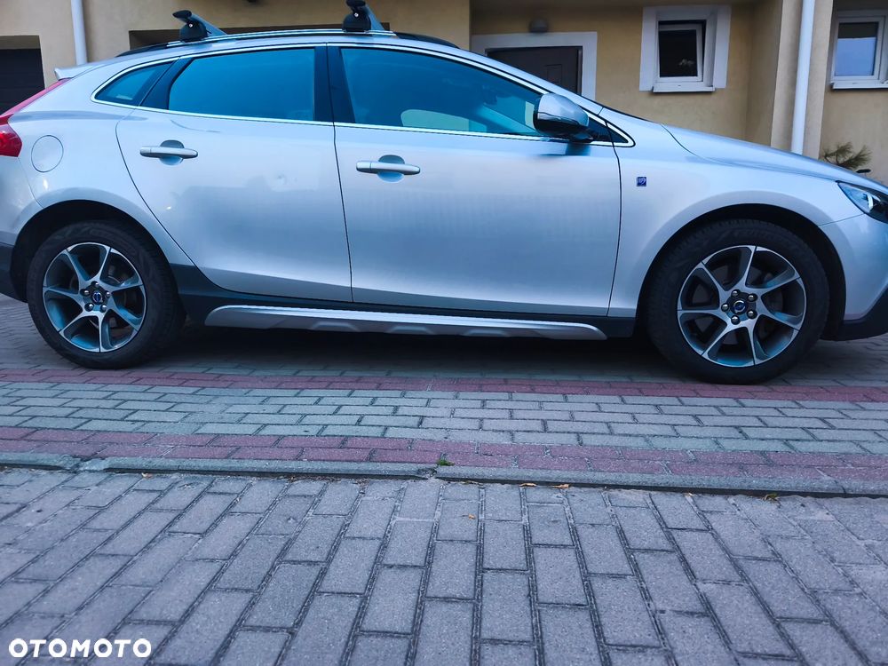Volvo V40 Cross Country T3 Drive-E Ocean Race - 1