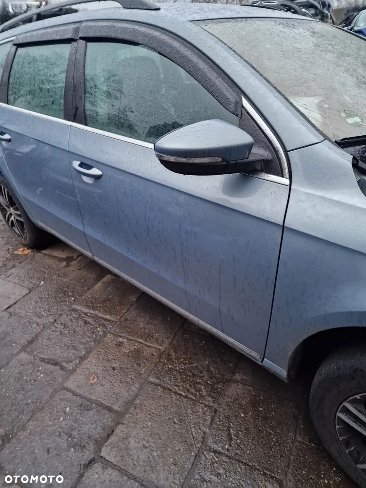 Drzwi prawy przód  vw  Passat  b7 w kolorze  LC7Z - 2