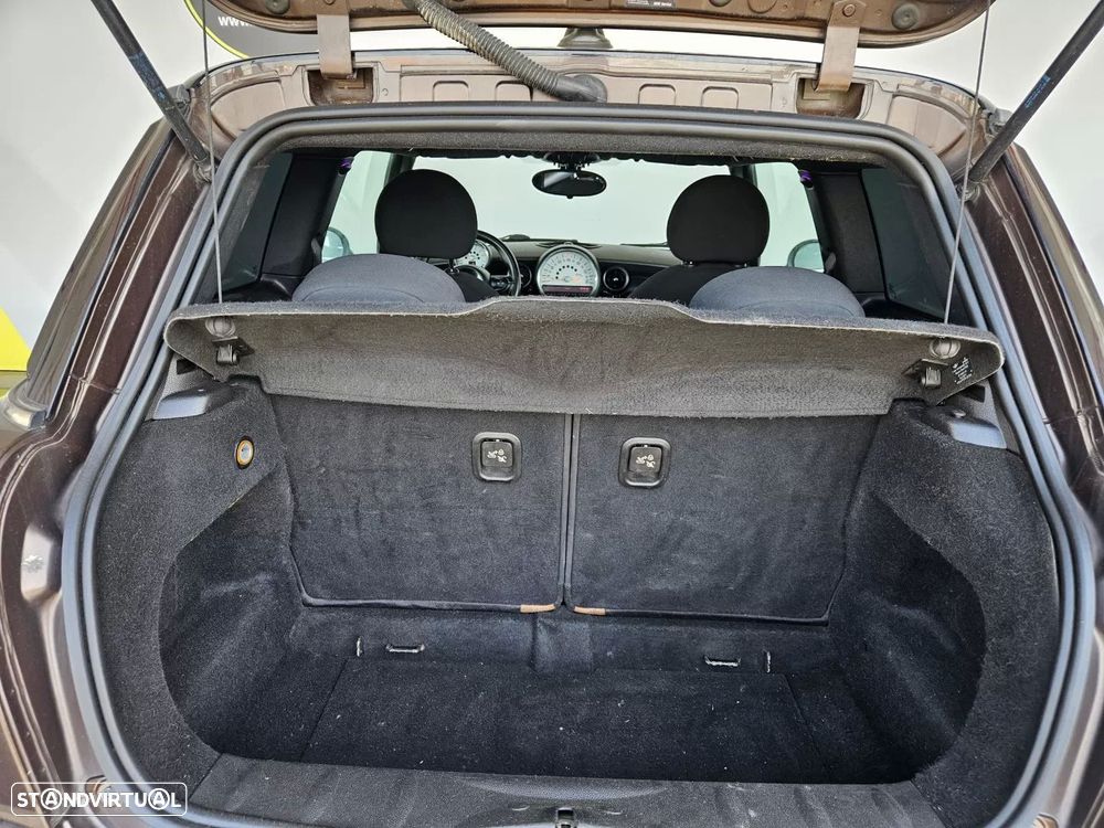 MINI 3 Portas Cooper D - 12
