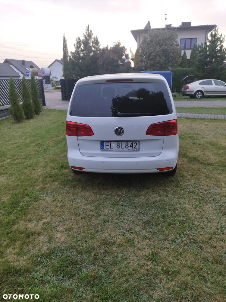 Volkswagen Touran - 12