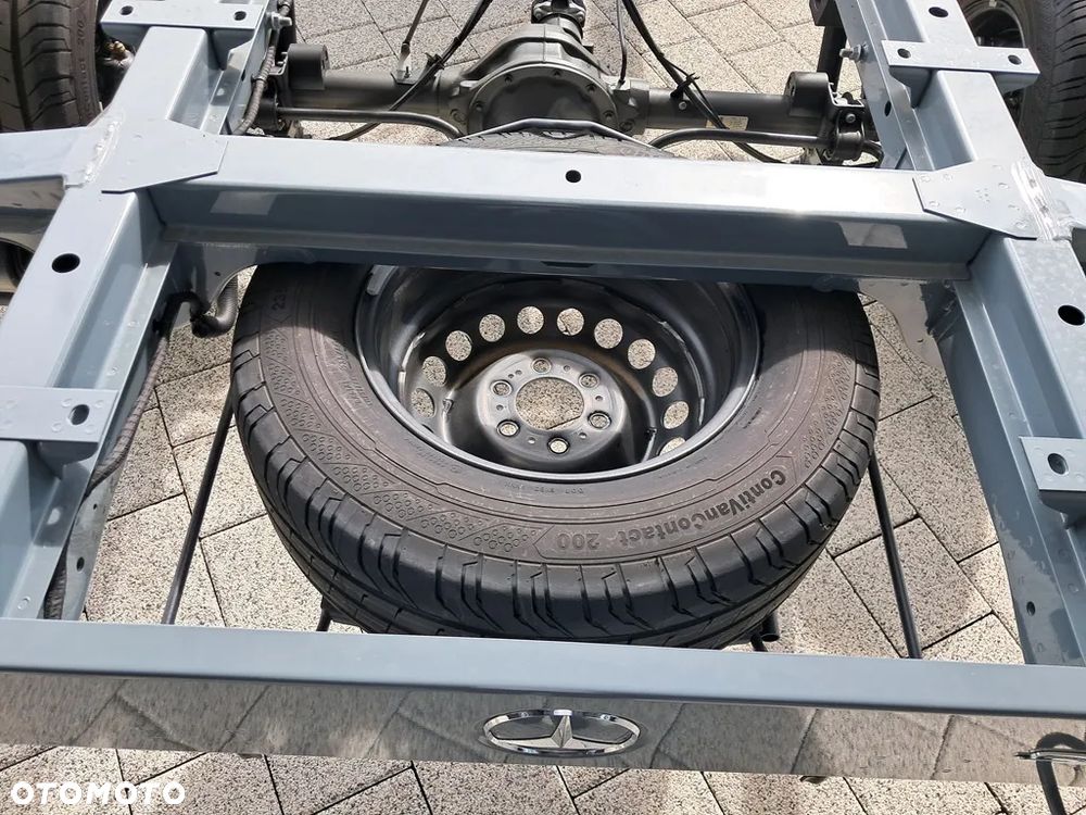 Mercedes-Benz Sprinter - 11
