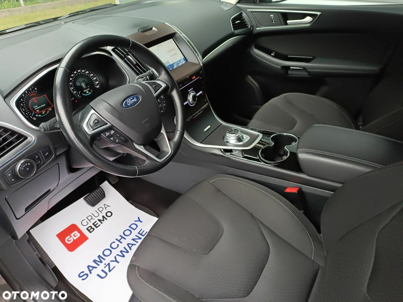 Ford S-Max - 11
