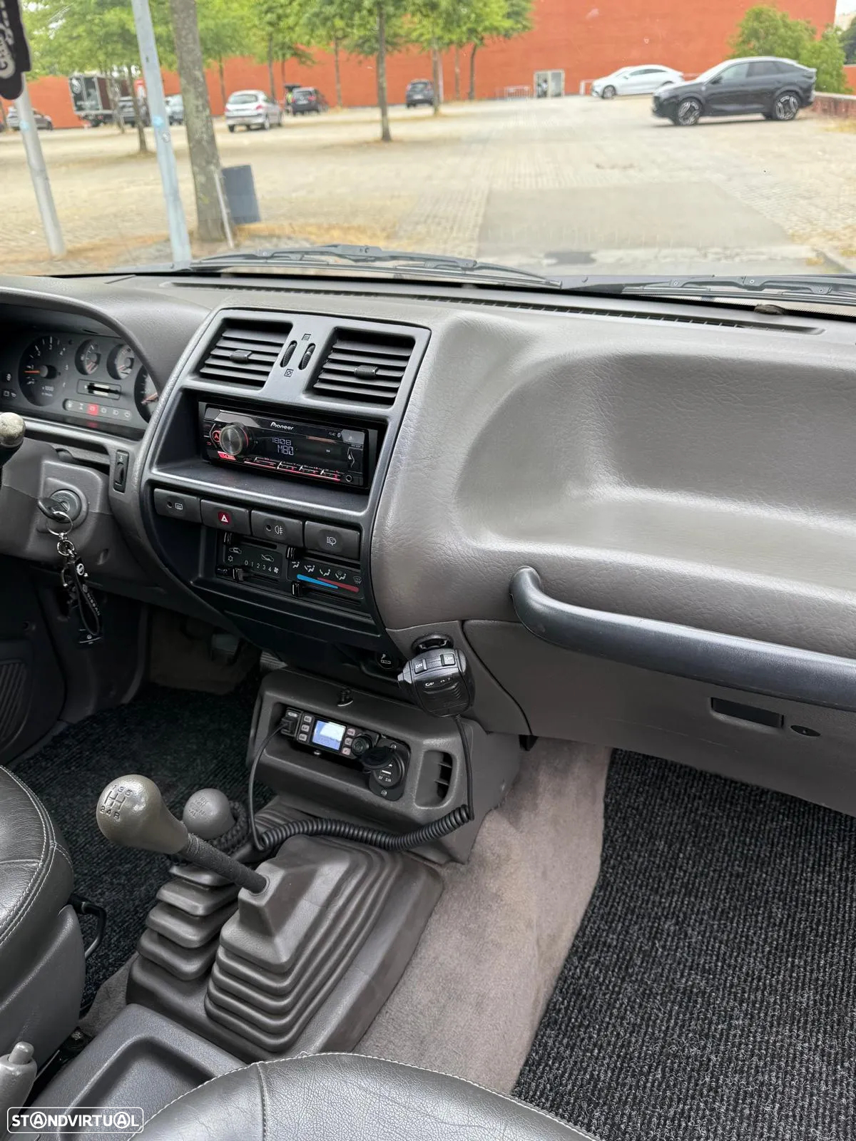Nissan Terrano II 2.7 SGX - 25