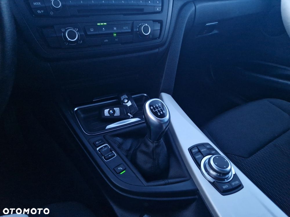 BMW Seria 3 316i Sport Line - 20