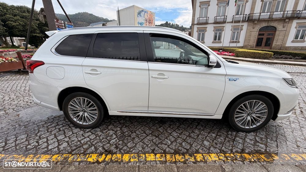 Mitsubishi Outlander - 14