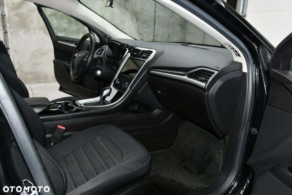 Ford Fusion - 19