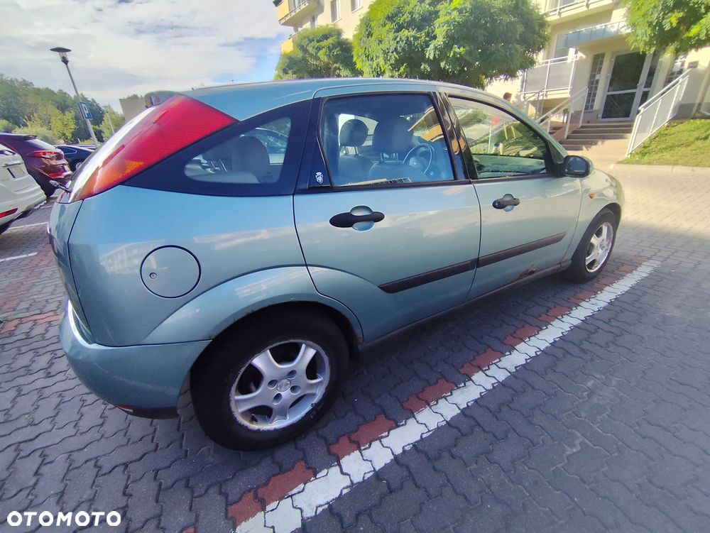 Ford Focus DI Ghia - 4