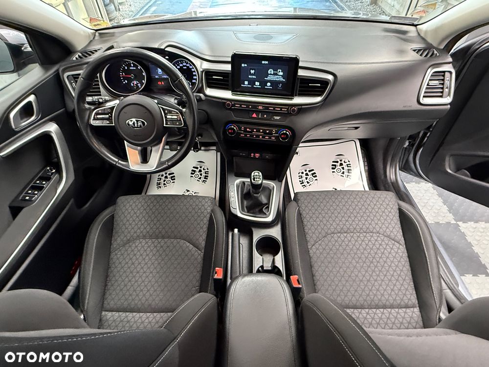 Kia Ceed - 9