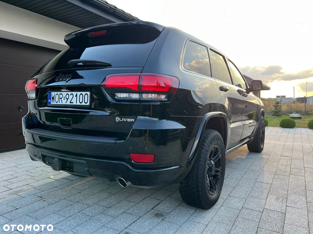 Jeep Grand Cherokee - 12