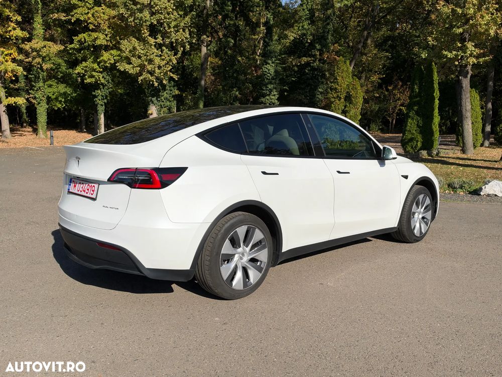 Tesla Model Y 2024 photo 3