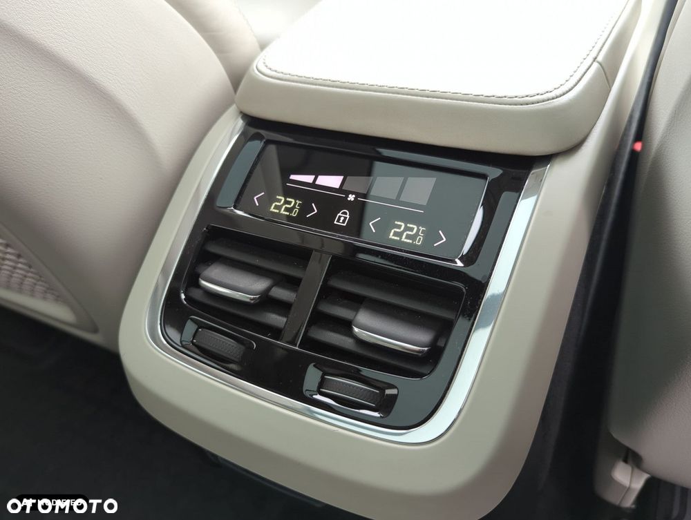 Volvo XC 90 - 23