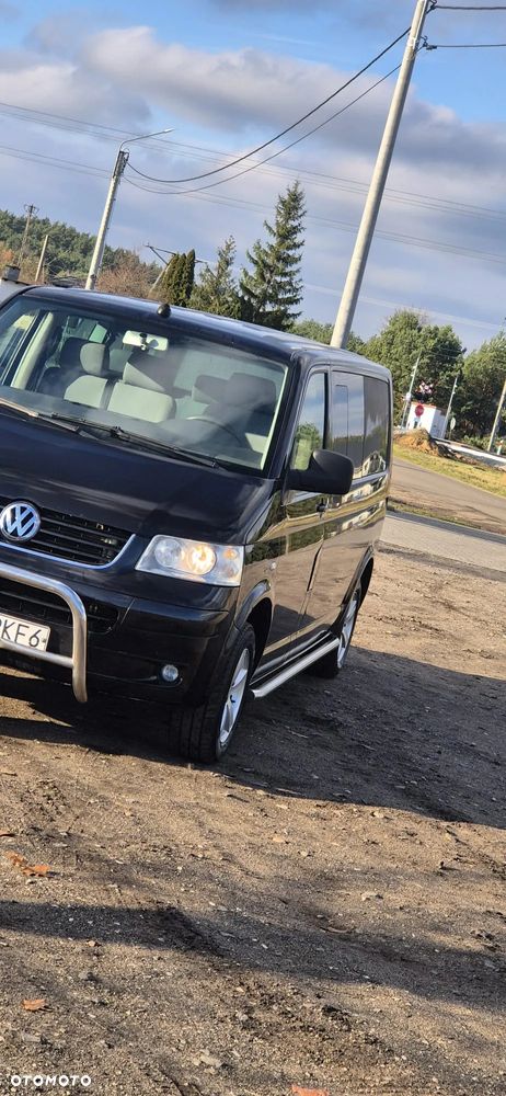 Volkswagen Caravelle - 8