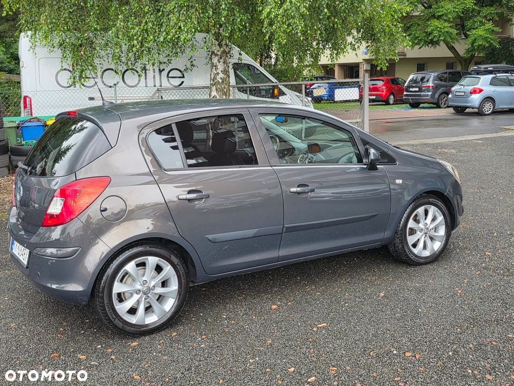Opel Corsa 1.4 16V Cosmo - 15