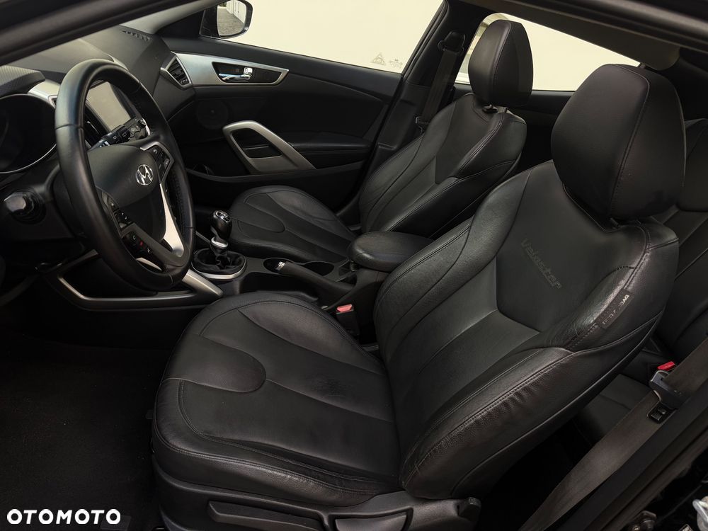 Hyundai Veloster 1.6 Premium - 24