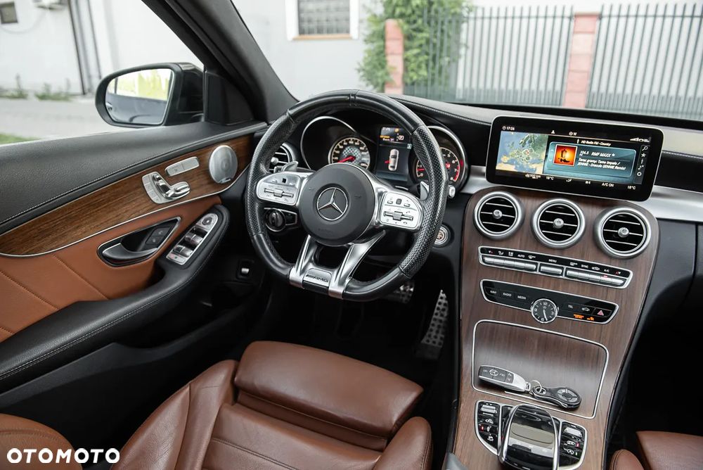 Mercedes-Benz Klasa C AMG 43 4Matic 9G-TRONIC - 27