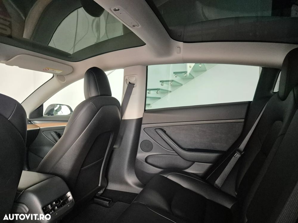 Tesla Model 3 Performance - 12