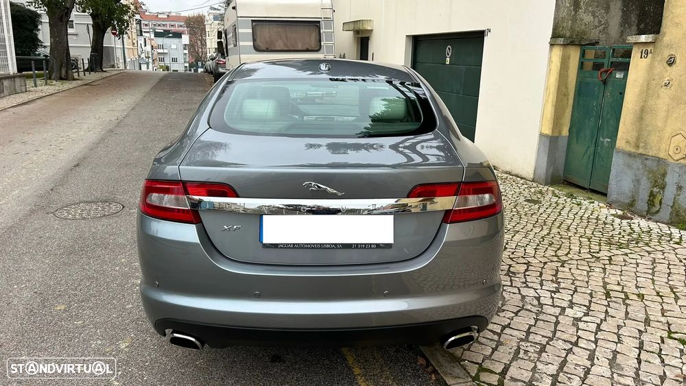 Jaguar XF 2.7 D V6 Premium Luxury - 5
