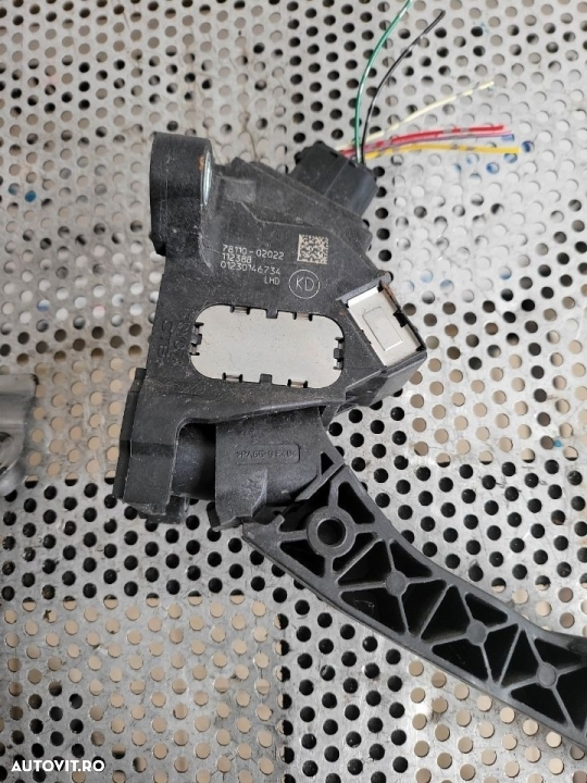 Pod Pedalier Pedala Frana Acceleratie Ambreaj Toyota Avensis T27 An 2009-2013 Volan Stanga 2.0 D - 4