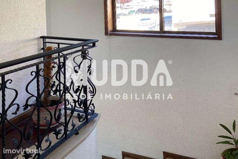 Espaçoso Pavilhão na Zona Industrial de São João da Madeira - Grande imagem: 5/21