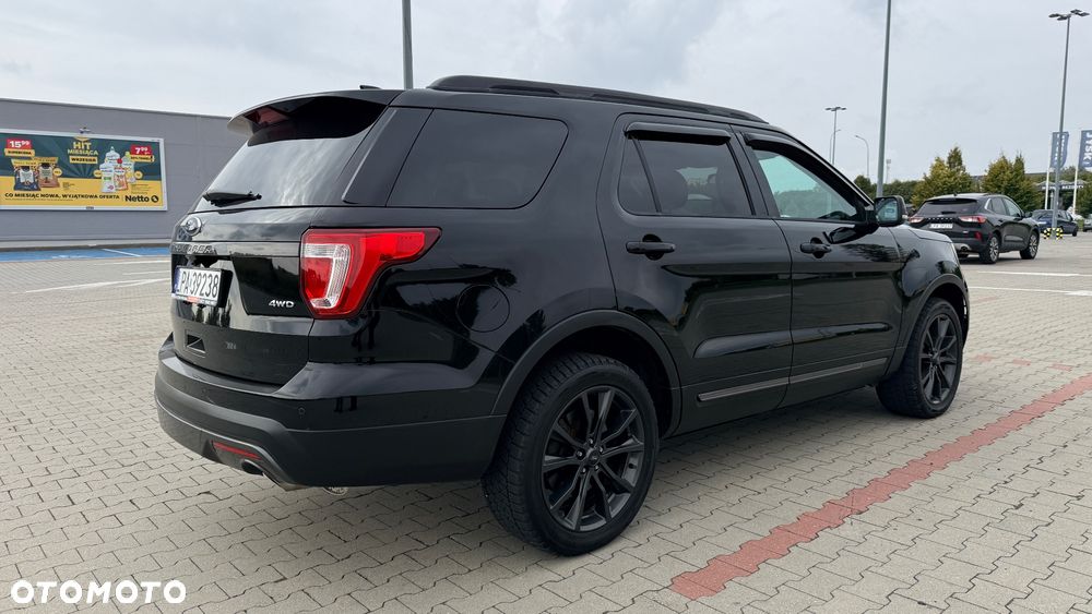 Ford Explorer - 16