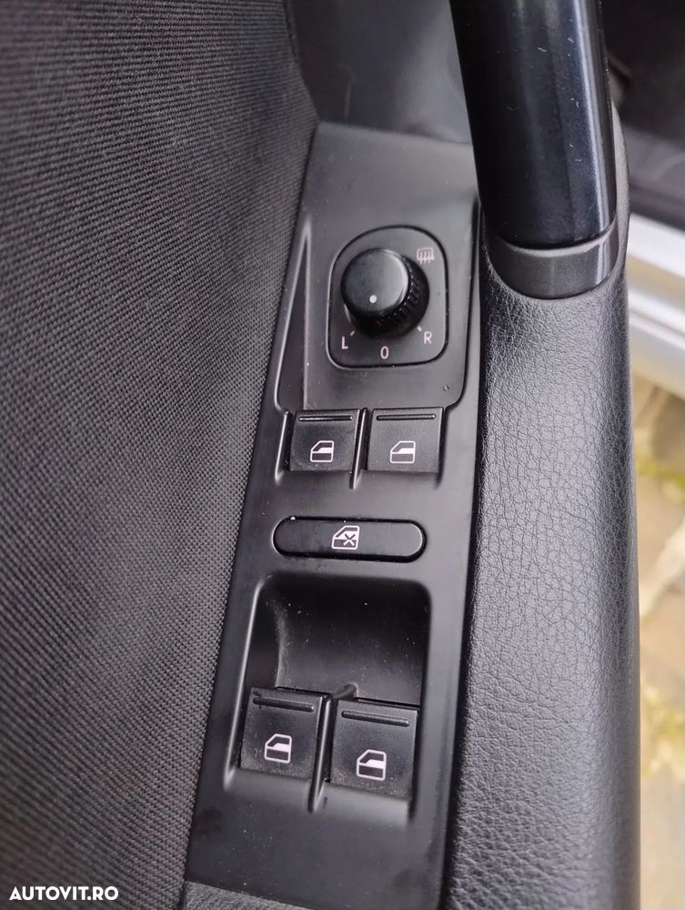 Volkswagen Passat Variant 2.0 TDI BlueMotion Technology DSG Trendline - 9