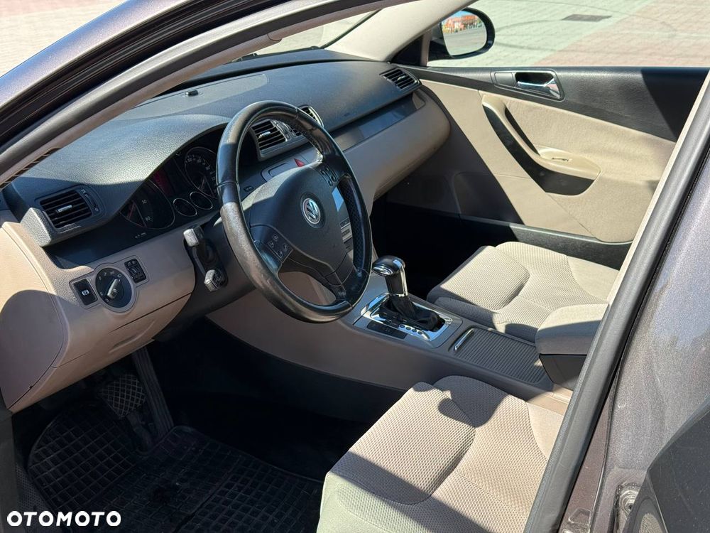 Volkswagen Passat - 21