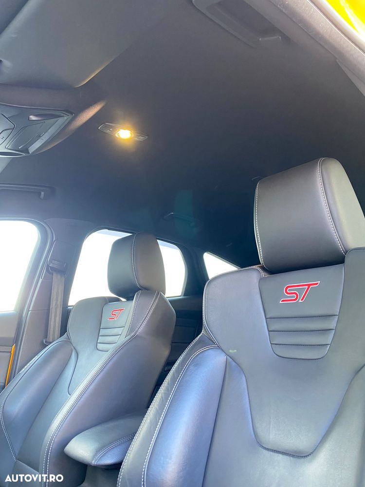 Ford Focus 2.0 EcoBoost ST - 22