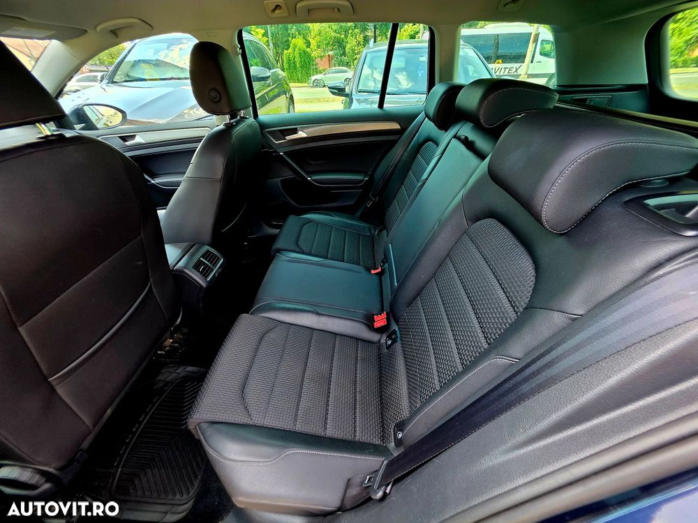Volkswagen Golf - 6