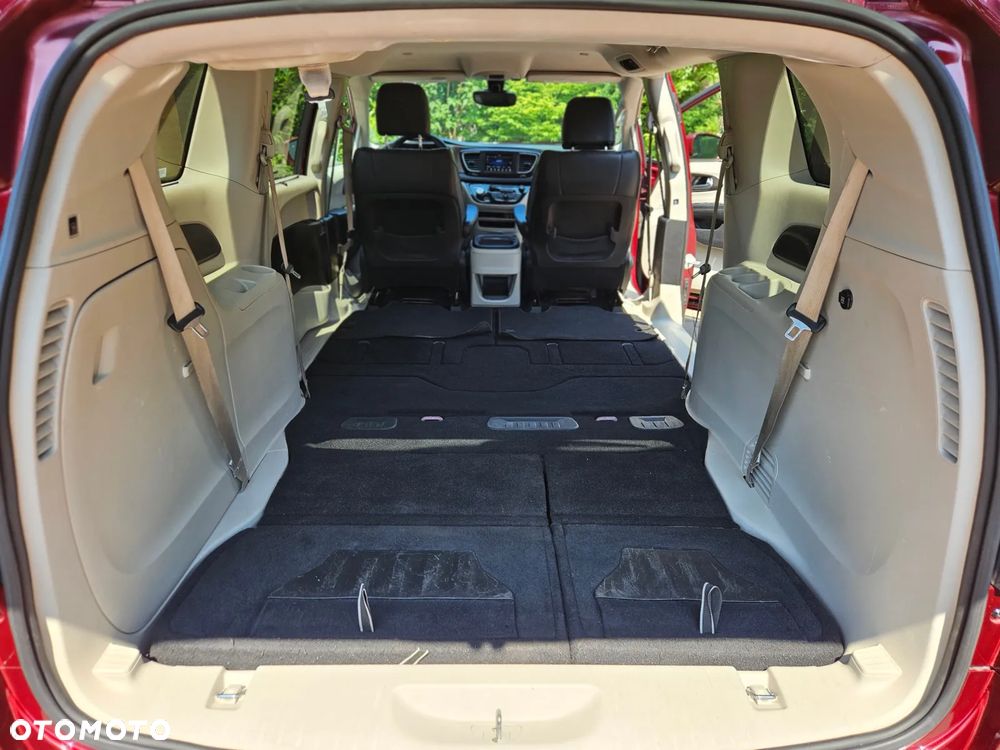 Chrysler Pacifica - 25