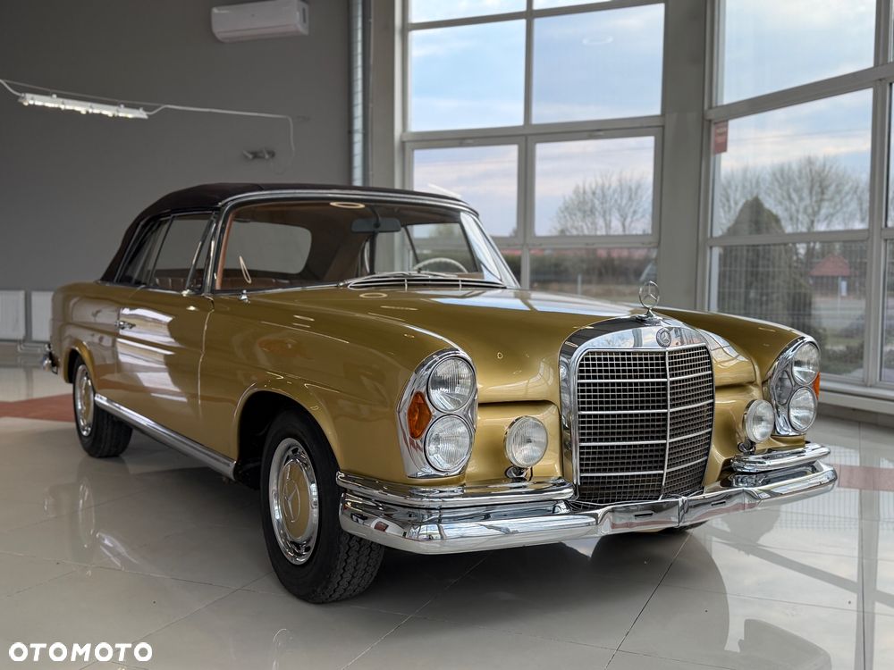 Mercedes-Benz 280 - 25