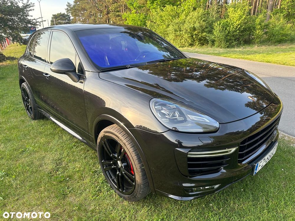 Porsche Cayenne Turbo - 15