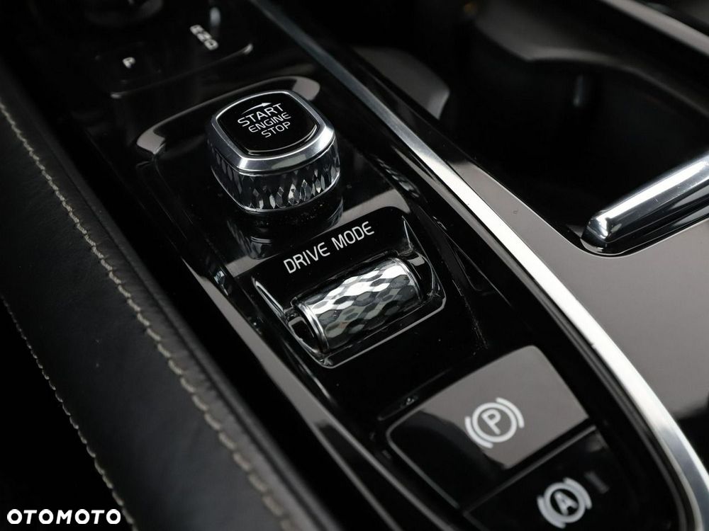 Volvo V60 T8 AWD Twin Engine Geartronic R-Design - 34