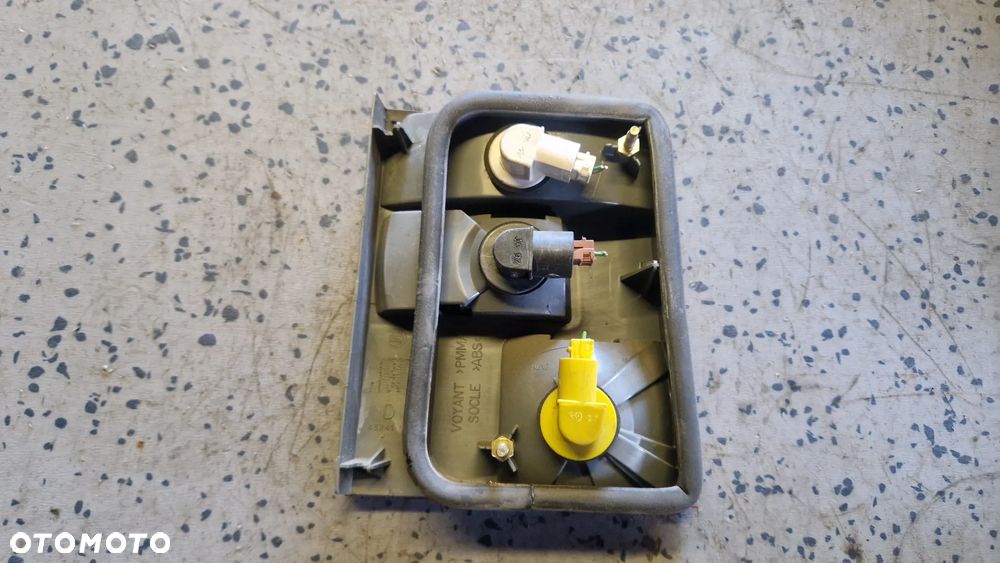 CITROEN EVASION LAMPA TYŁ PRAWA - 2