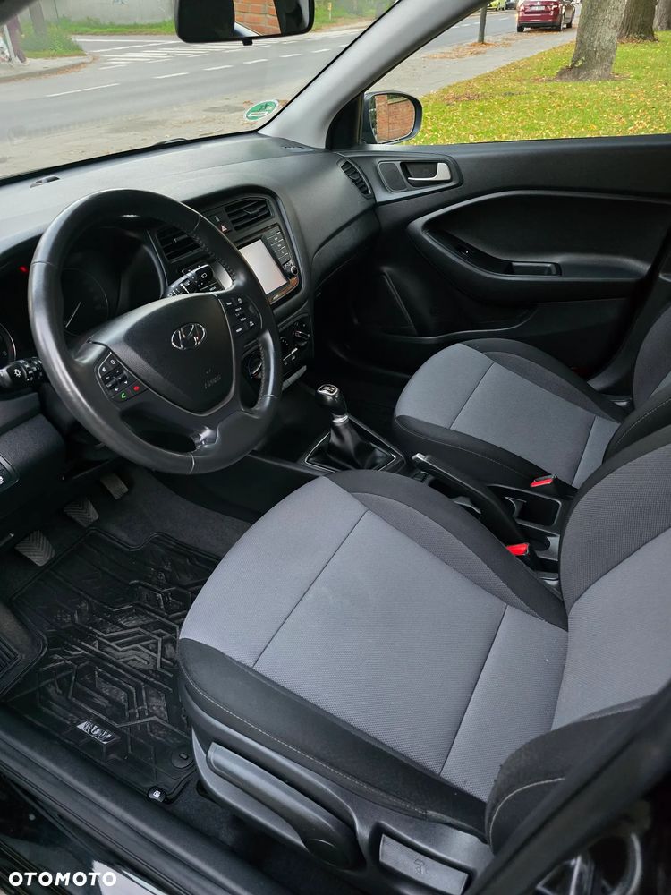 Hyundai i20 - 22