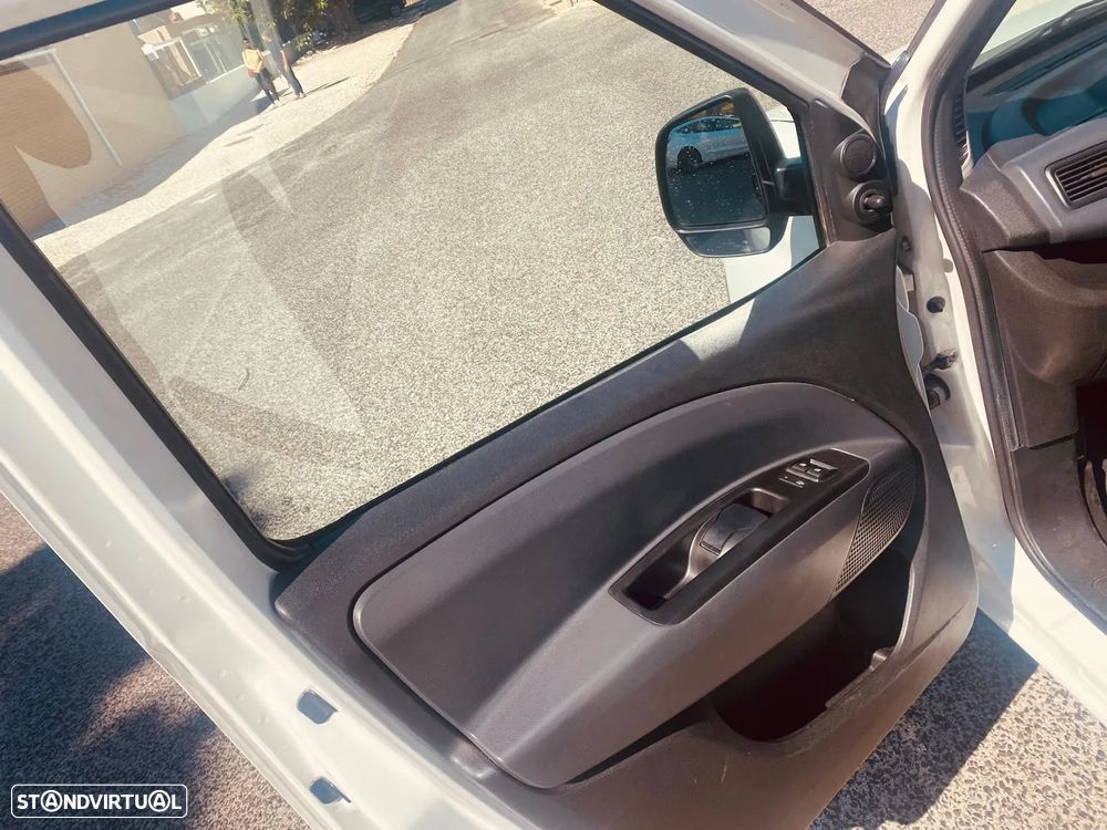 Fiat Doblo Cargo - 11
