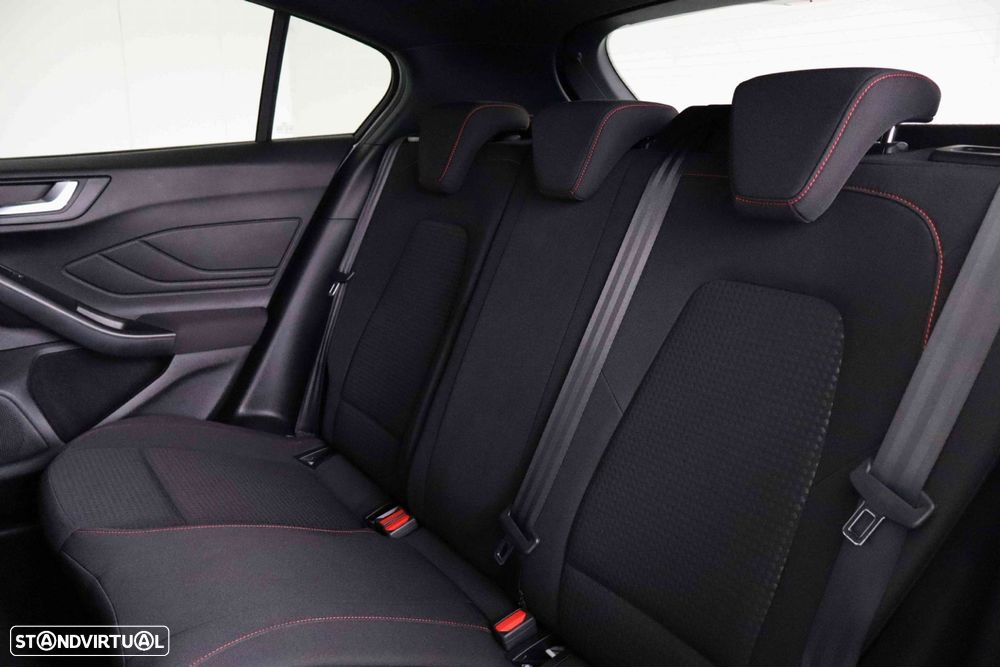 Ford Focus 1.0 EcoBoost MHEV ST-Line - 40