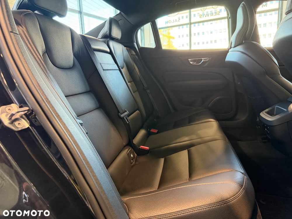 Volvo S60 T4 R-Design - 18